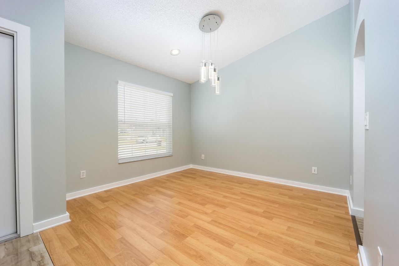 2544 Sw Deckard St - Photo 6 of 23