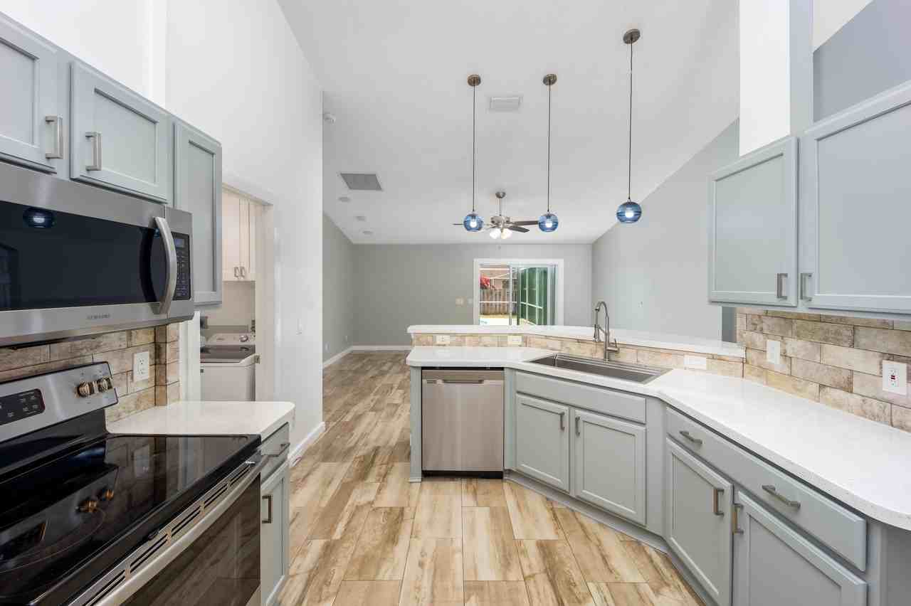 2544 Sw Deckard St - Photo 7 of 23