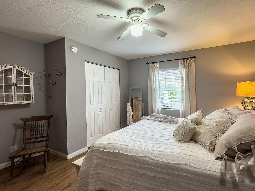 902 Ne 34th St Unit E - Photo 5 of 12