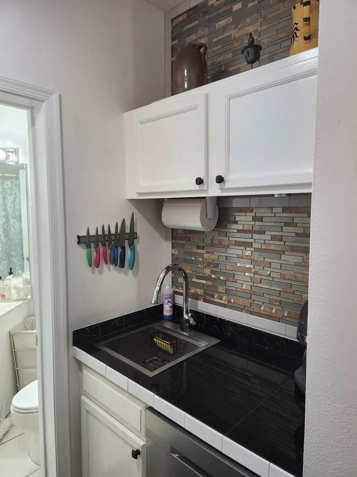 8317 Mulligan Cir - Photo 6 of 14