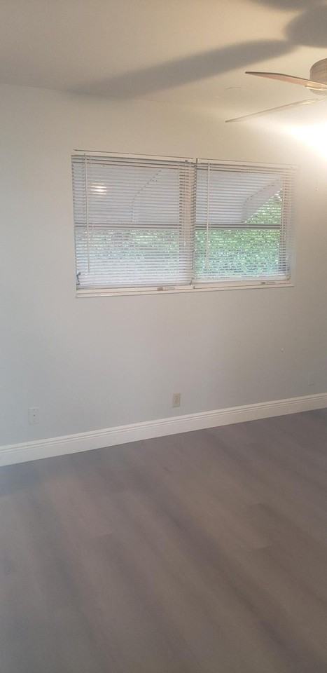 4442 Golfers Cir W - Photo 5 of 12