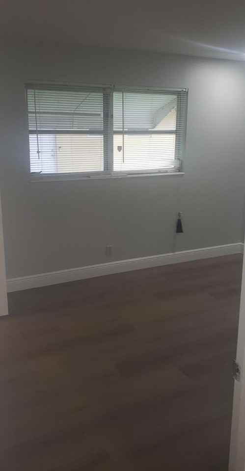 4442 Golfers Cir W - Photo 7 of 12