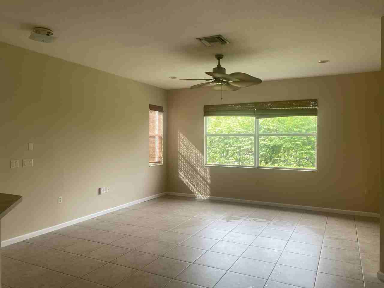 906 Mariner Bay Blvd - Photo 4 of 47