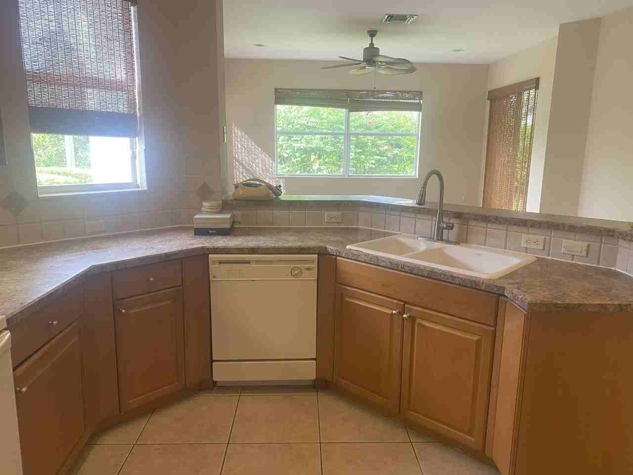 906 Mariner Bay Blvd - Photo 5 of 47