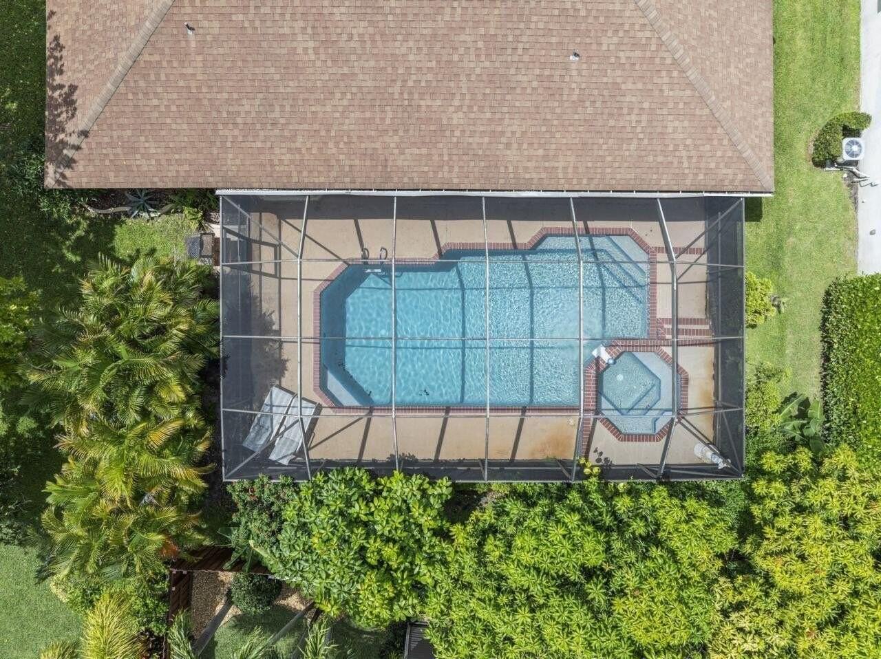 13679 Callington Dr - Photo 3 of 35