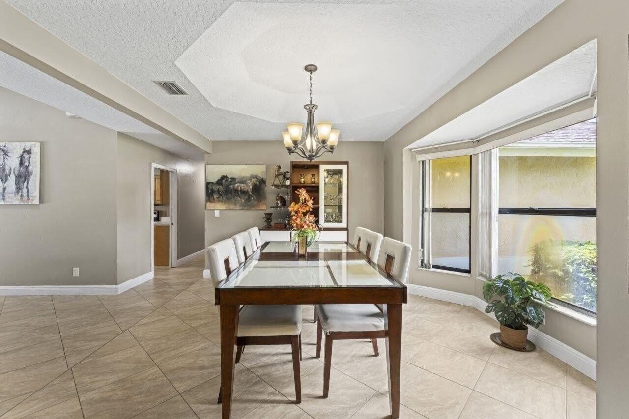 13679 Callington Dr - Photo 7 of 35