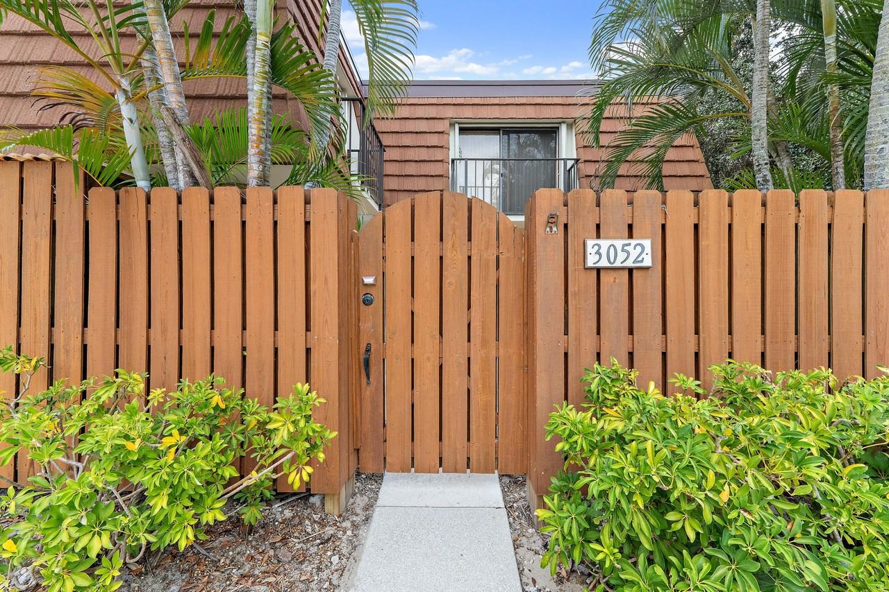 3052 30th Ct - Photo 6 of 45