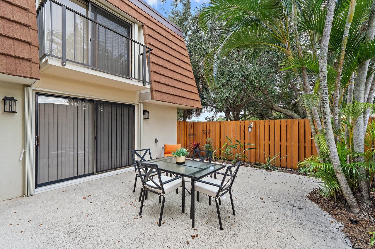 3052 30th Ct - Photo 7 of 45