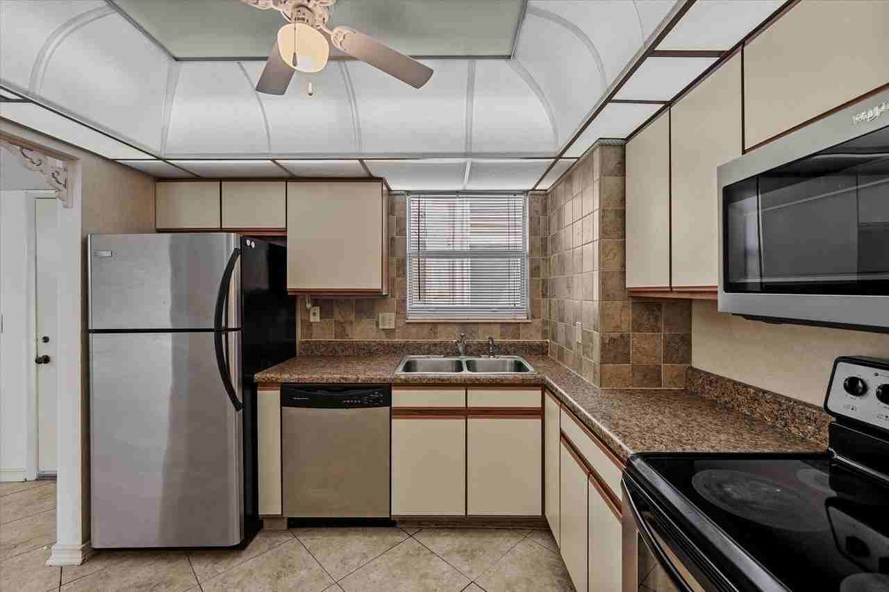 719 Lori Dr Apt 204 - Photo 5 of 30