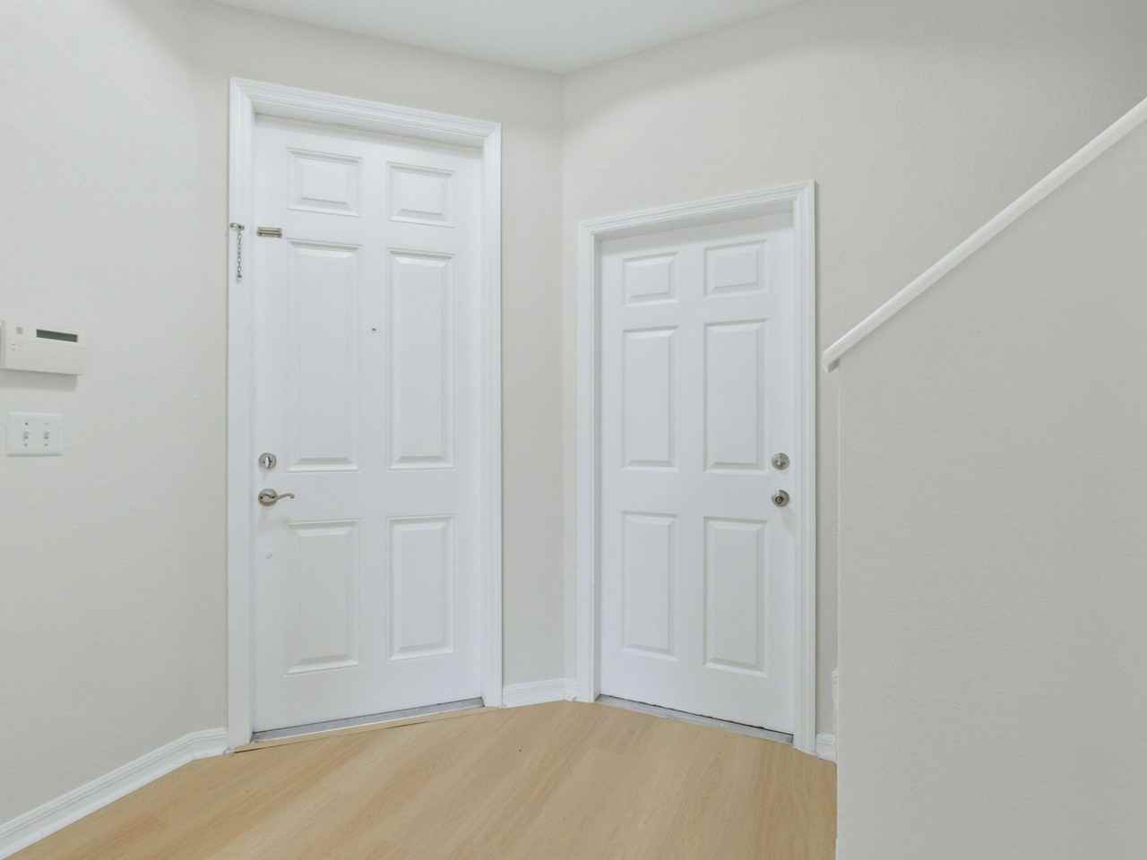 978 Pipers Cay Dr - Photo 3 of 41