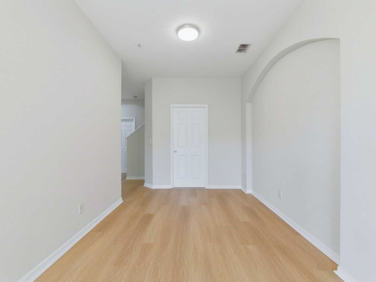 978 Pipers Cay Dr - Photo 4 of 41