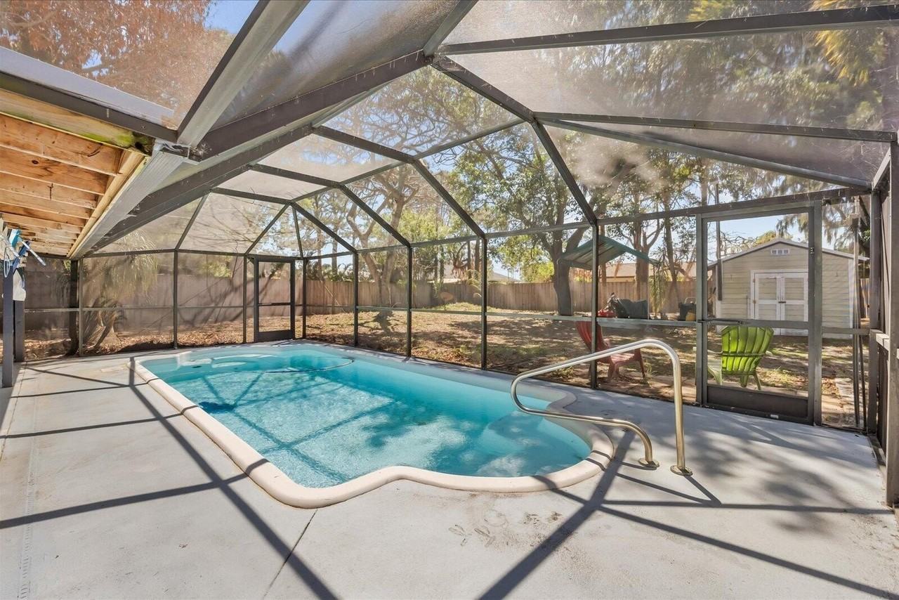 2010 Sw Burlington St - Photo 2 of 21