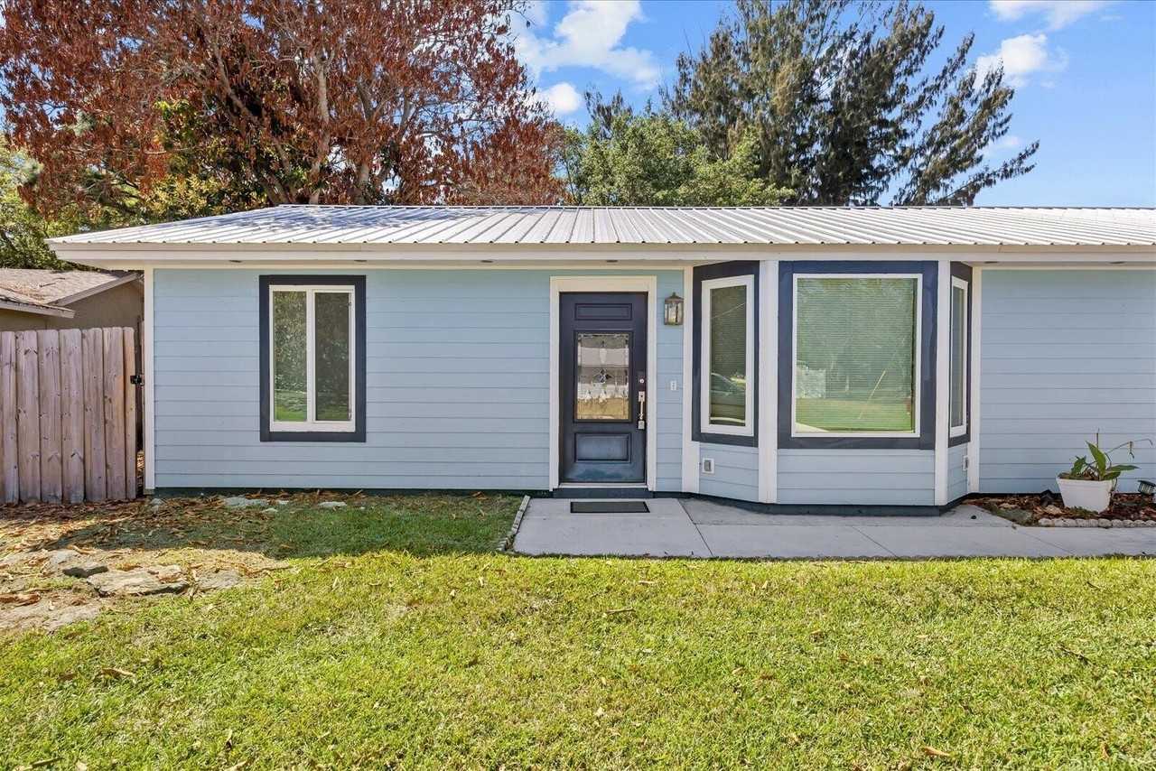 2010 Sw Burlington St - Photo 3 of 21