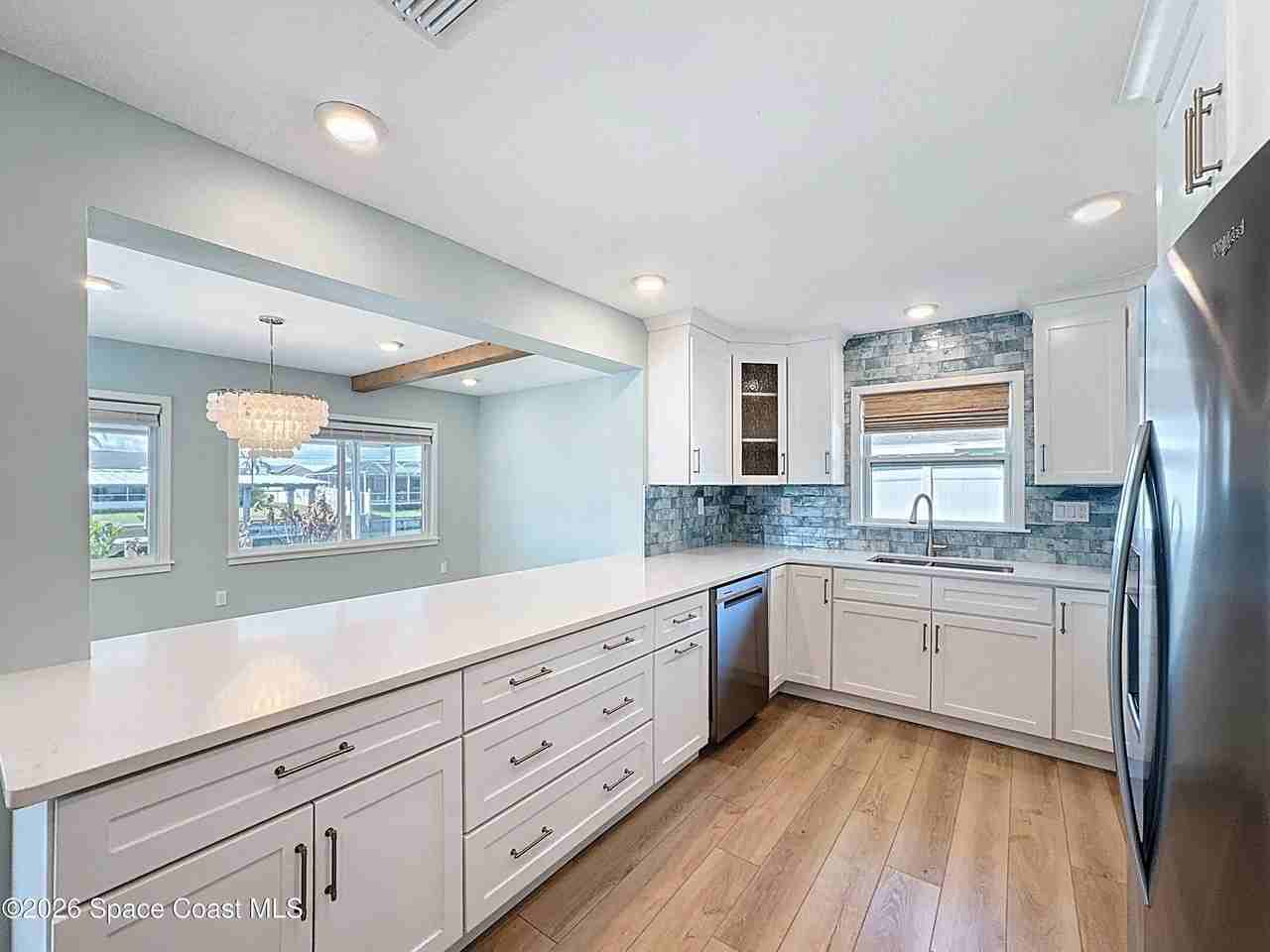 1707 Shore Dr - Photo 2 of 42