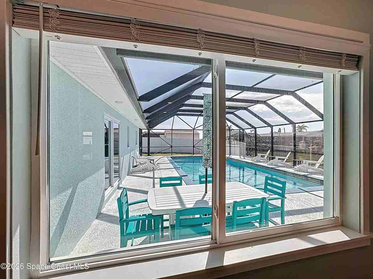 1707 Shore Dr - Photo 3 of 42