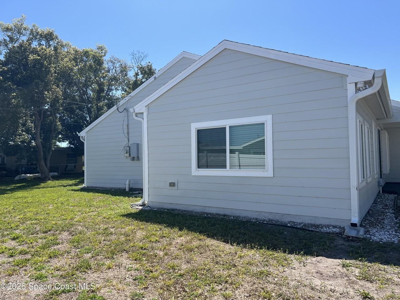 1071 Cadillac Dr Ne - Photo 3 of 26