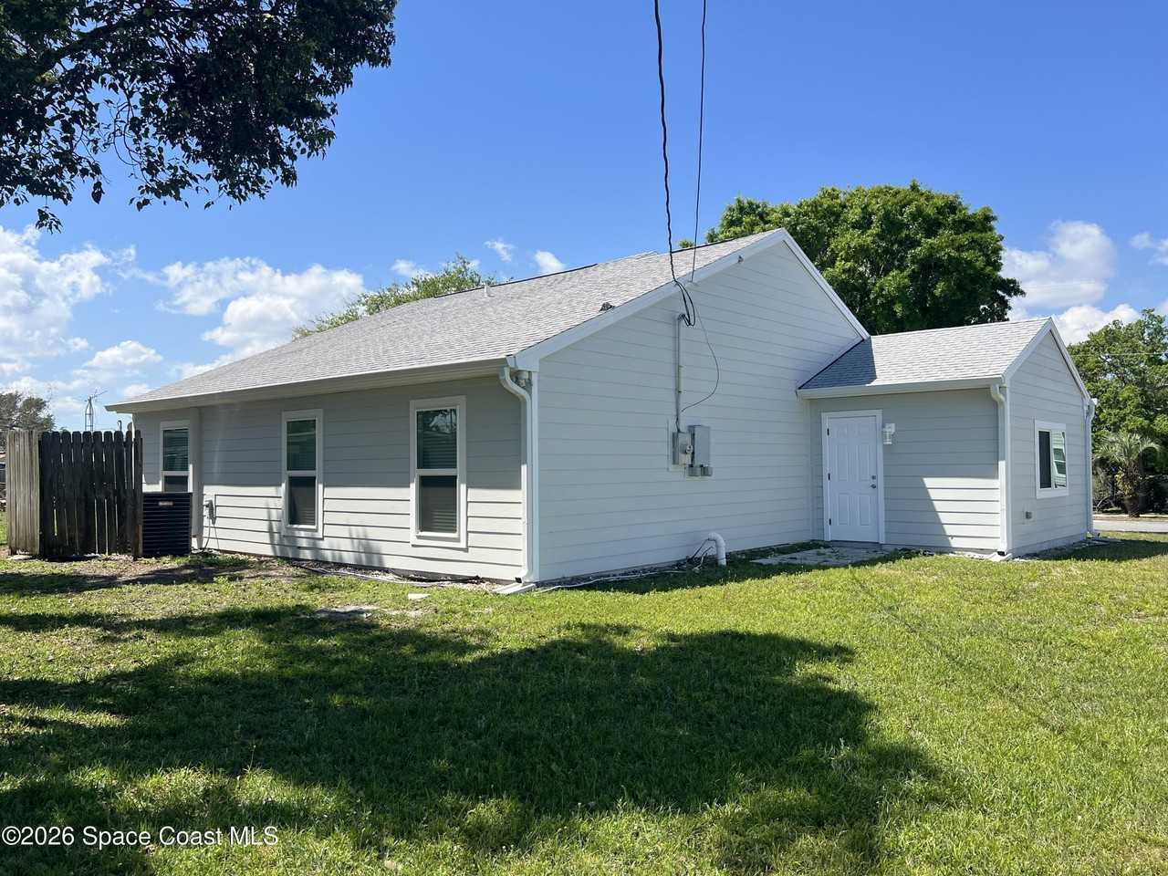 1071 Cadillac Dr Ne - Photo 4 of 26