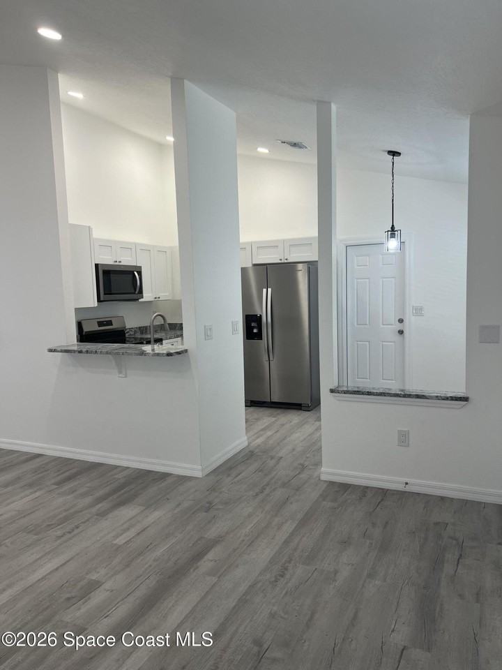 1071 Cadillac Dr Ne - Photo 6 of 26