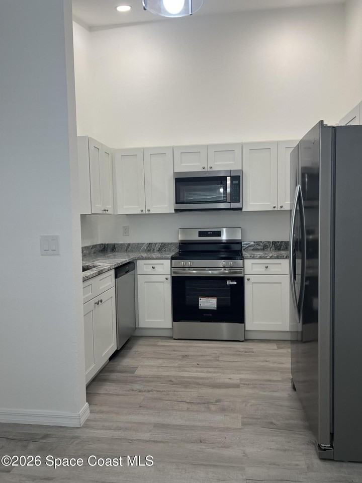 1071 Cadillac Dr Ne - Photo 7 of 26