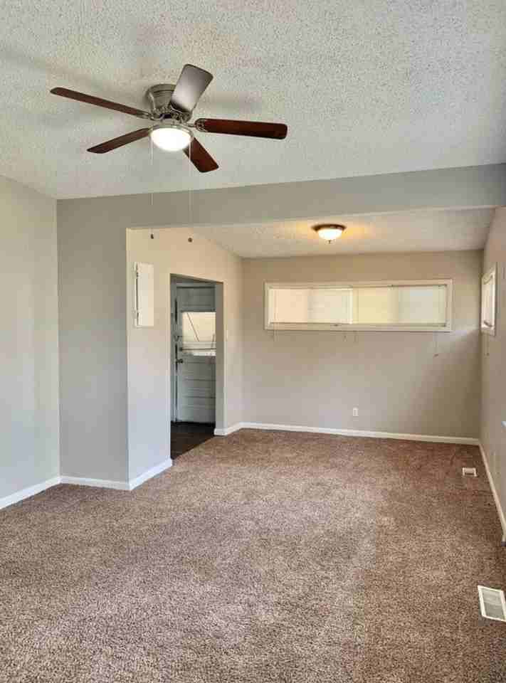 4404 44th St #1 - Photo 2 of 20