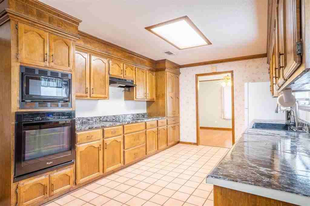 1317 Waverly St - Photo 7 of 21