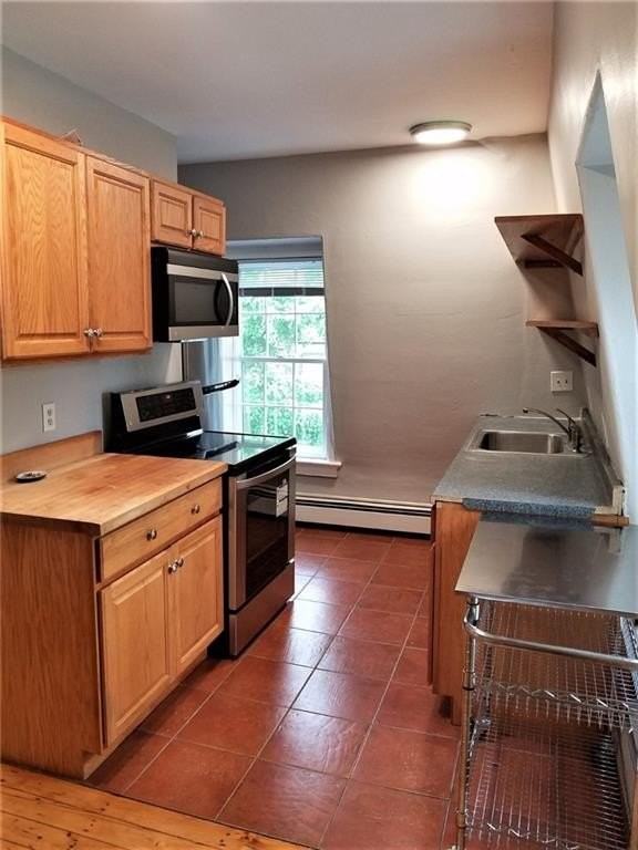 8 Cady St Unit 3 - Photo 4 of 11