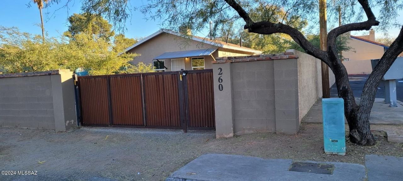 260 E Pastime Rd - Photo 2 of 14