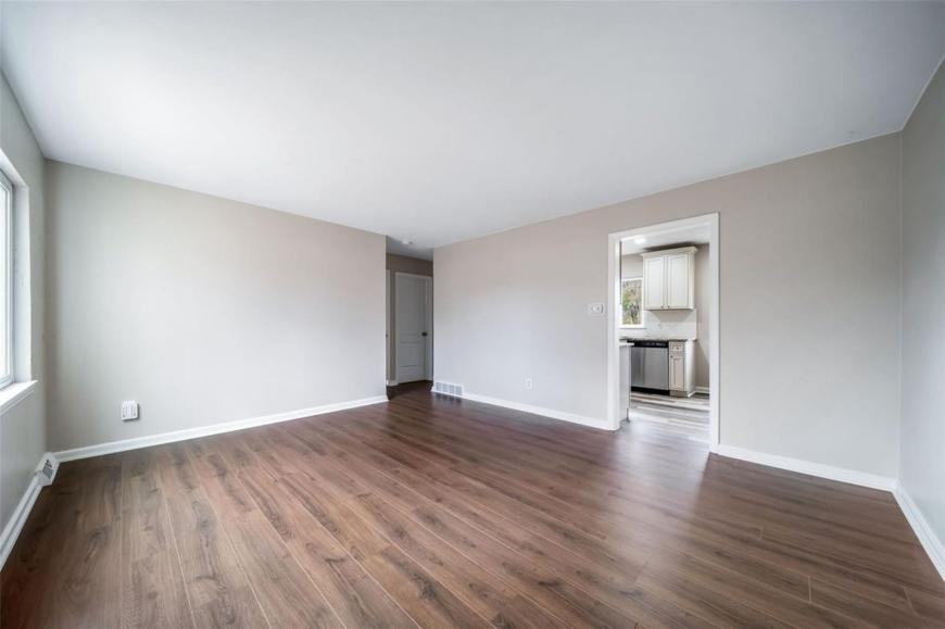 1081 Elmira St - Photo 5 of 10