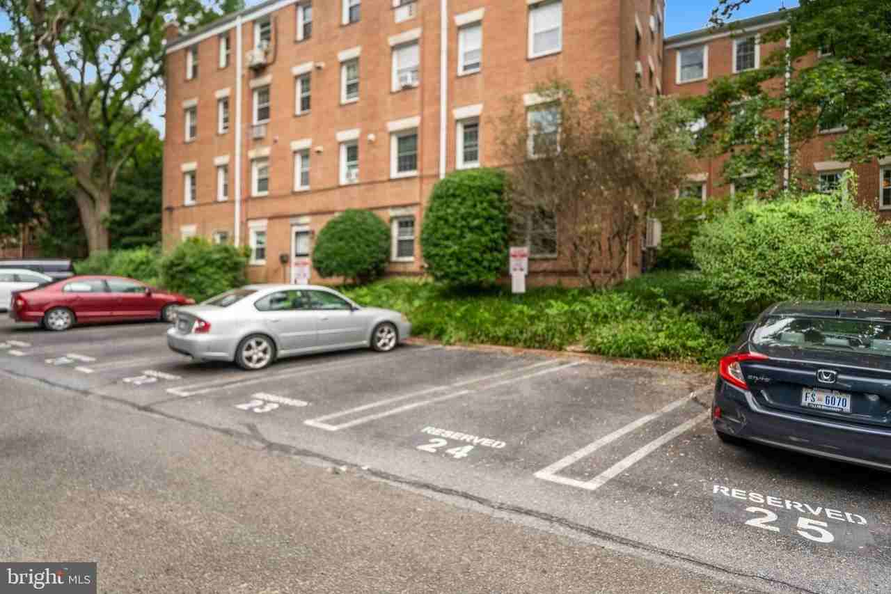 2714 Ordway St Nw Apt 1 - Photo 2 of 10