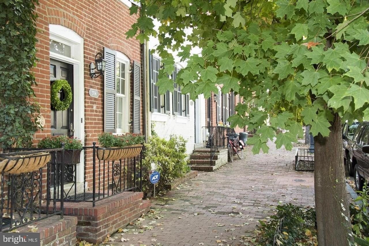 2706 N St Nw - Photo 2 of 21