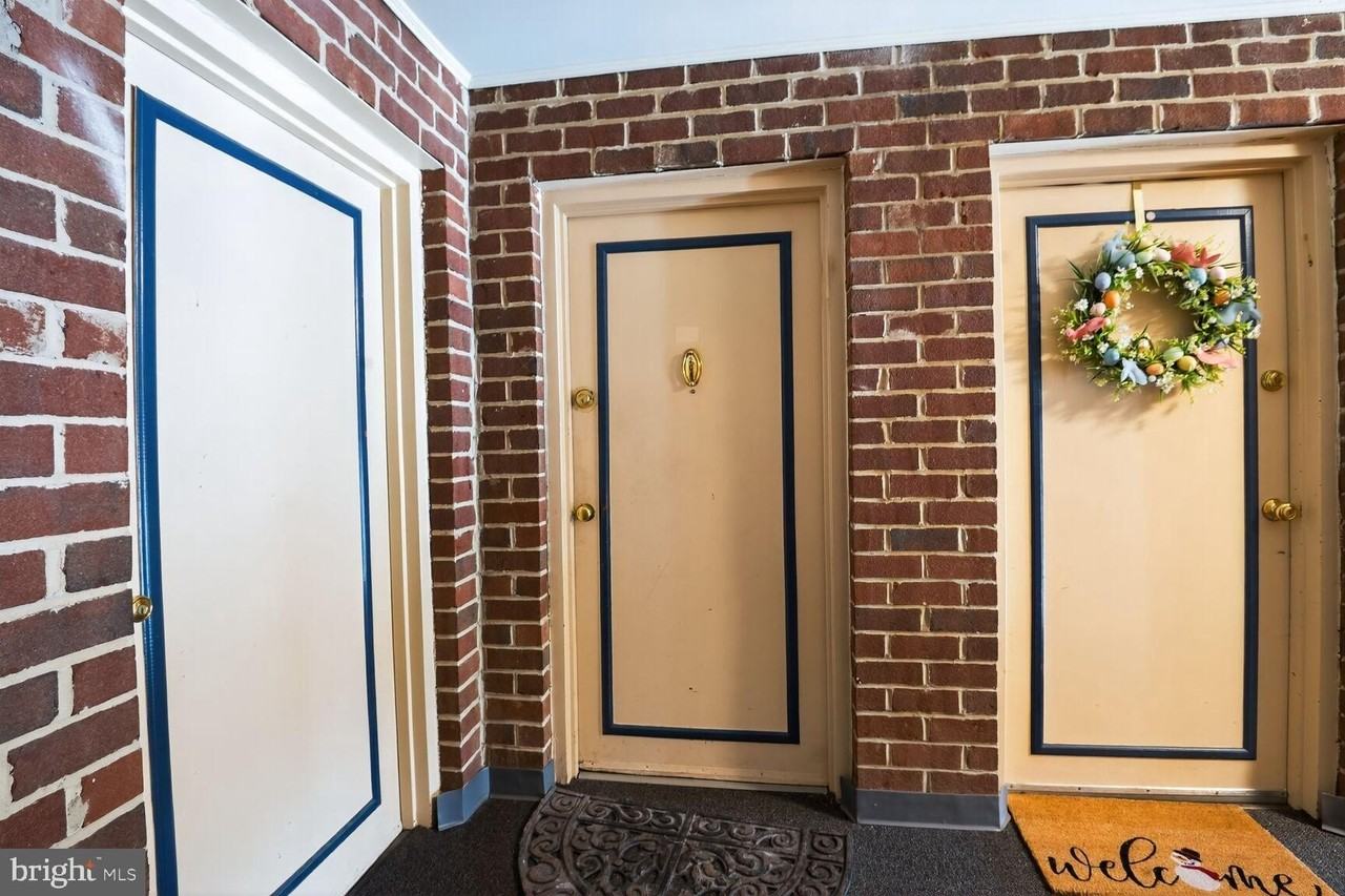 105 Fitz Ct Apt 204 - Photo 2 of 15