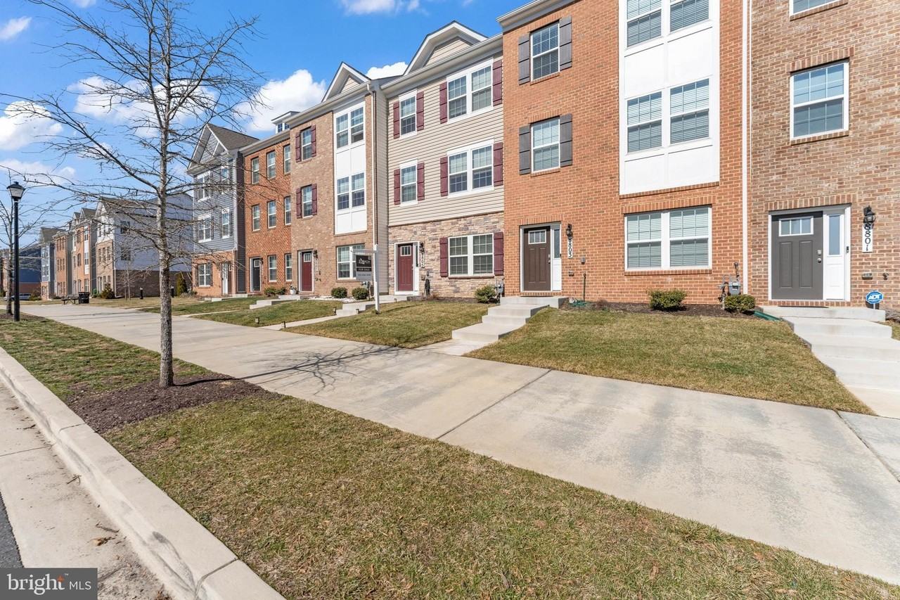 8805 Mimosa Ave - Photo 3 of 35