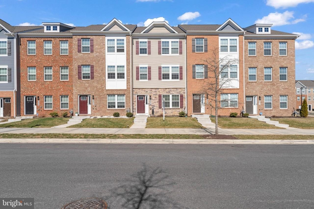 8805 Mimosa Ave - Photo 4 of 35