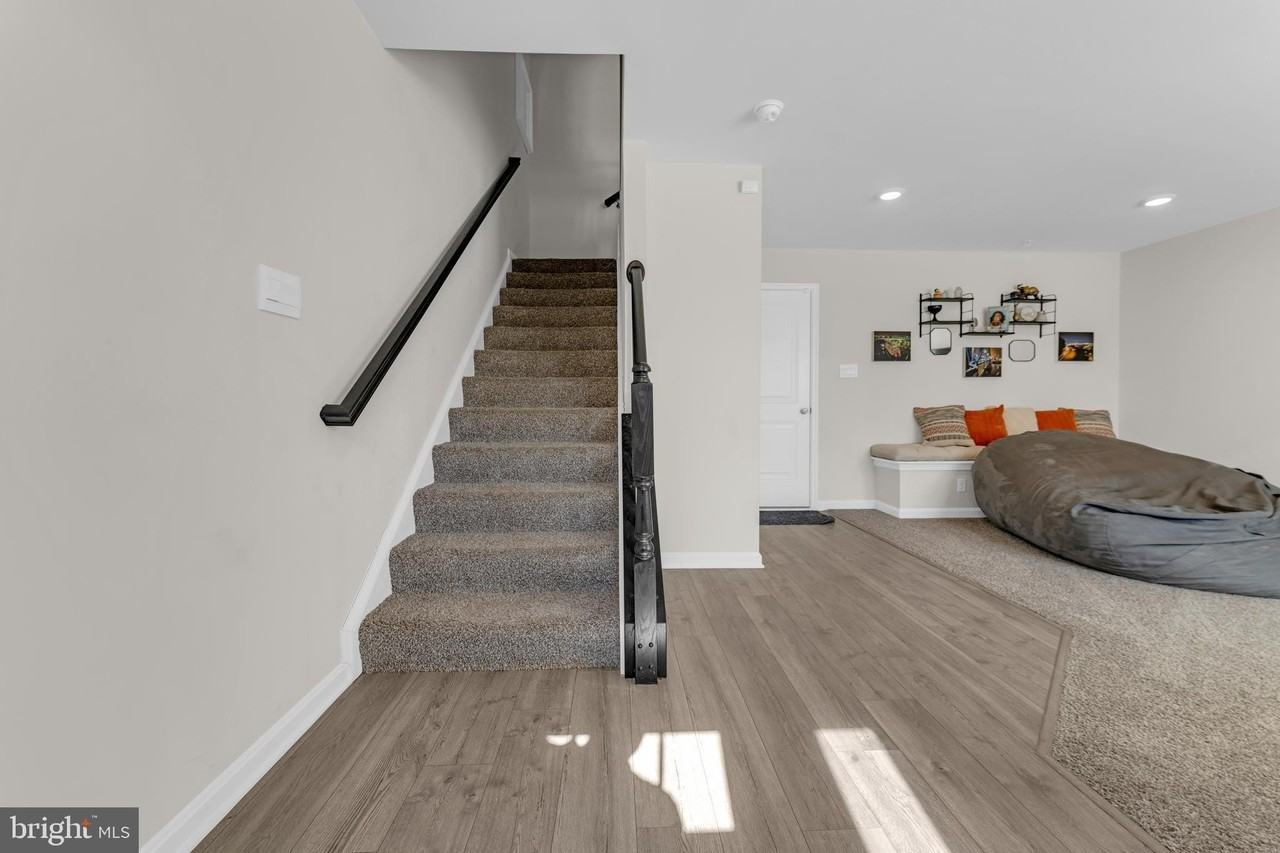 8805 Mimosa Ave - Photo 5 of 35