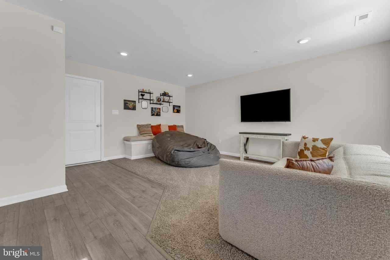 8805 Mimosa Ave - Photo 6 of 35