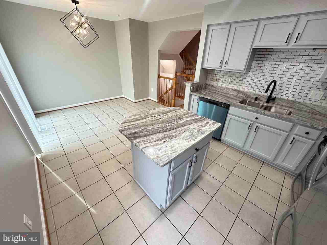 12705 Town Center Way - Photo 7 of 37