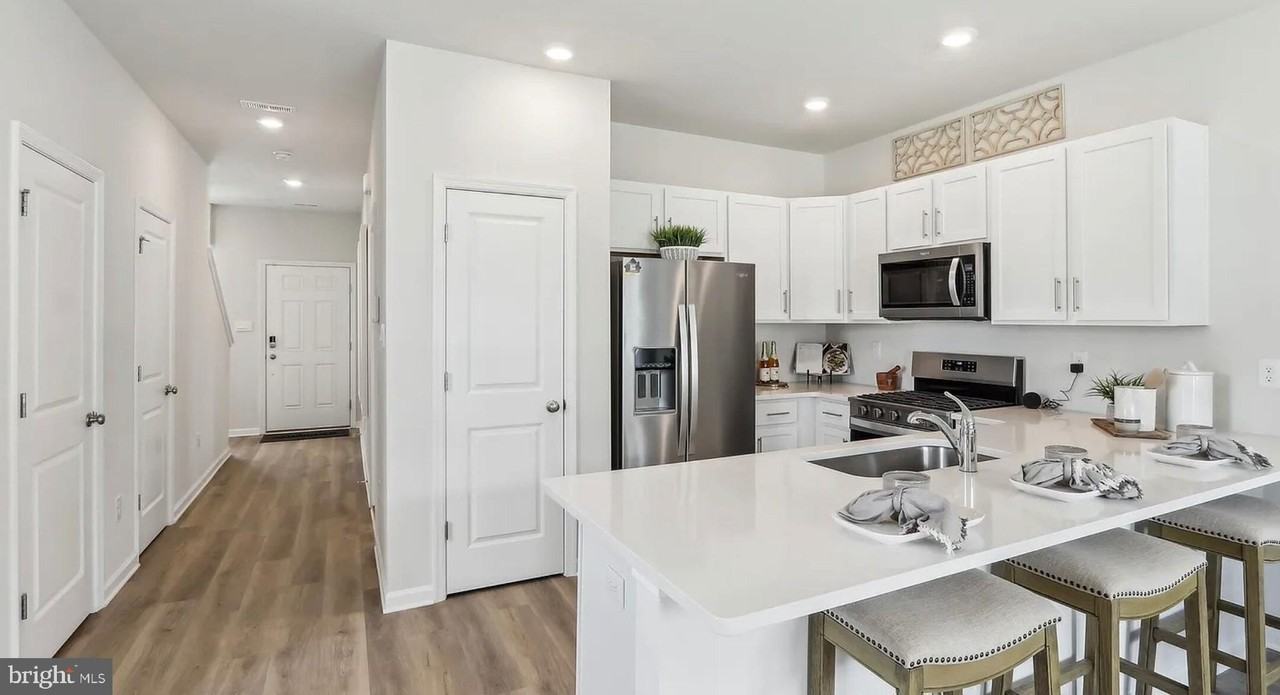 159 Corolla Dr - Photo 3 of 26