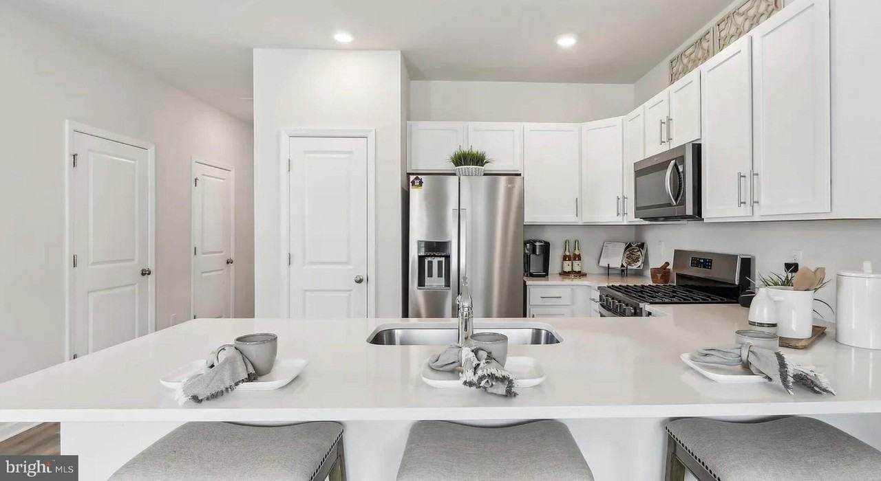 159 Corolla Dr - Photo 7 of 26