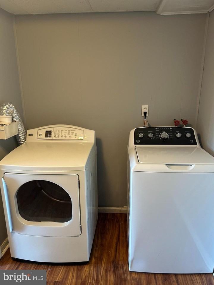 316 Almonesson Rd Apt B - Photo 3 of 11