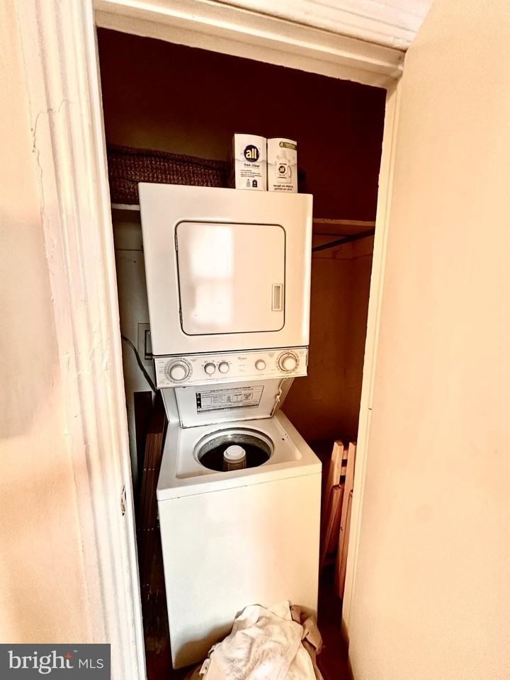 4253 Ridge Ave #2R - Photo 6 of 10