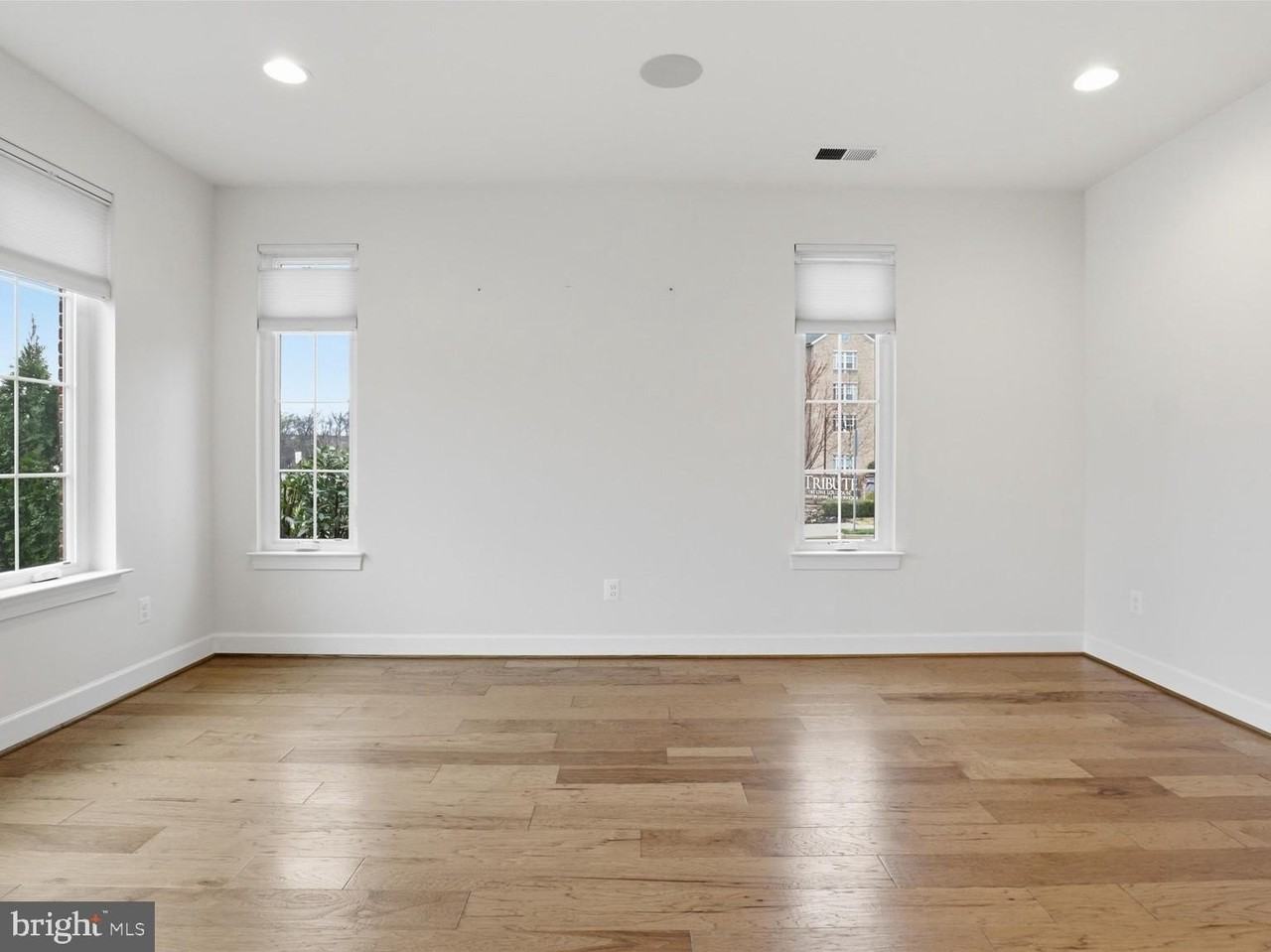 20305 Savin Hill Dr - Photo 6 of 50