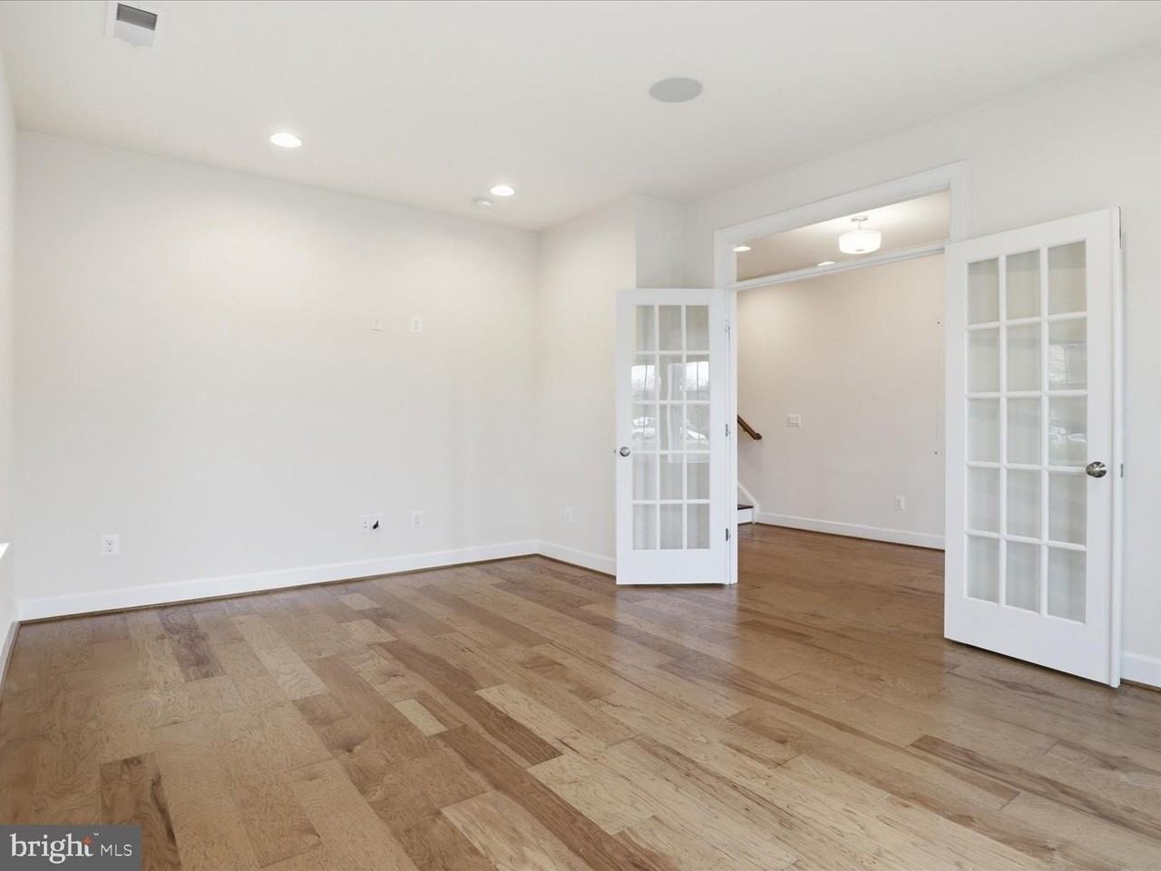 20305 Savin Hill Dr - Photo 7 of 50