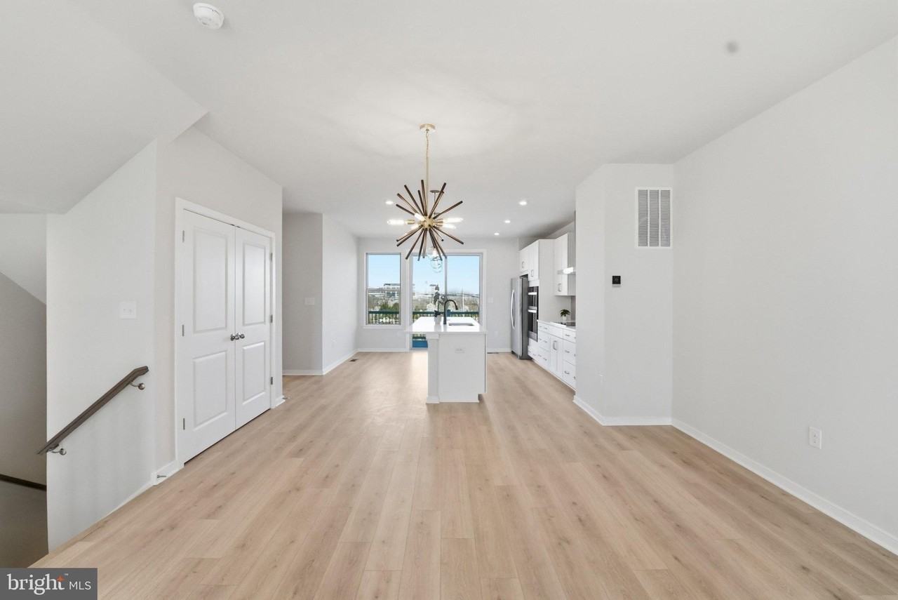 19712 Sepia Sq - Photo 5 of 48