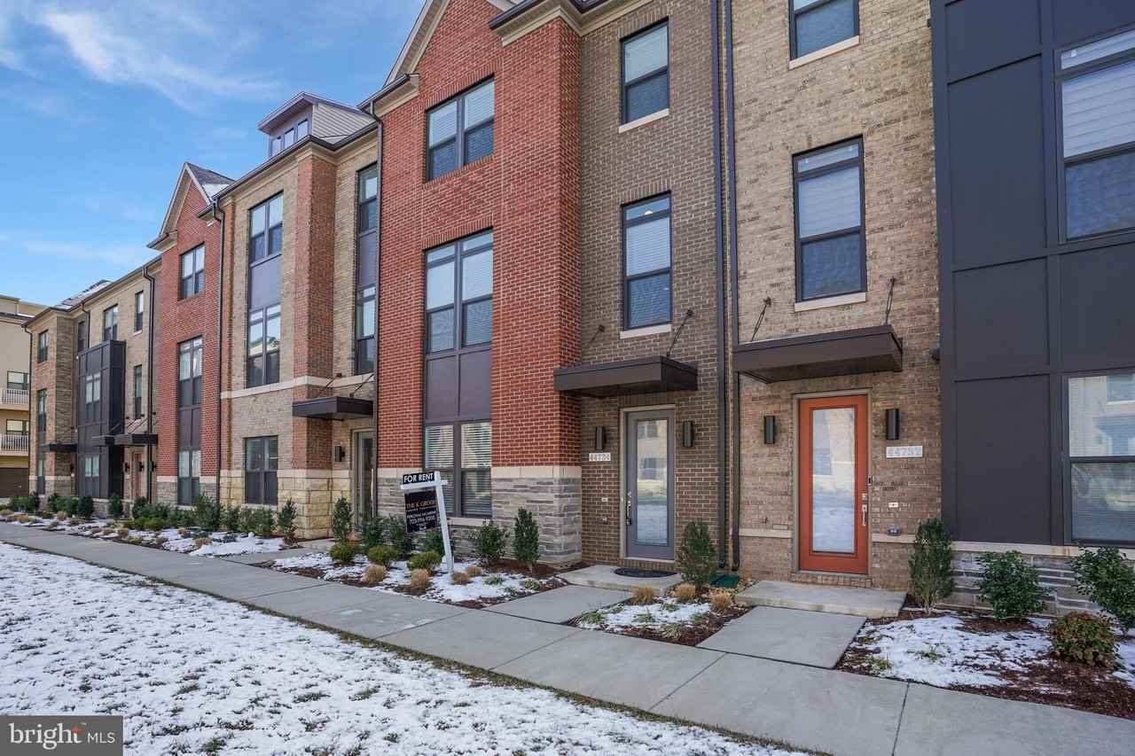 44734 Roosevelt Sq - Photo 4 of 50