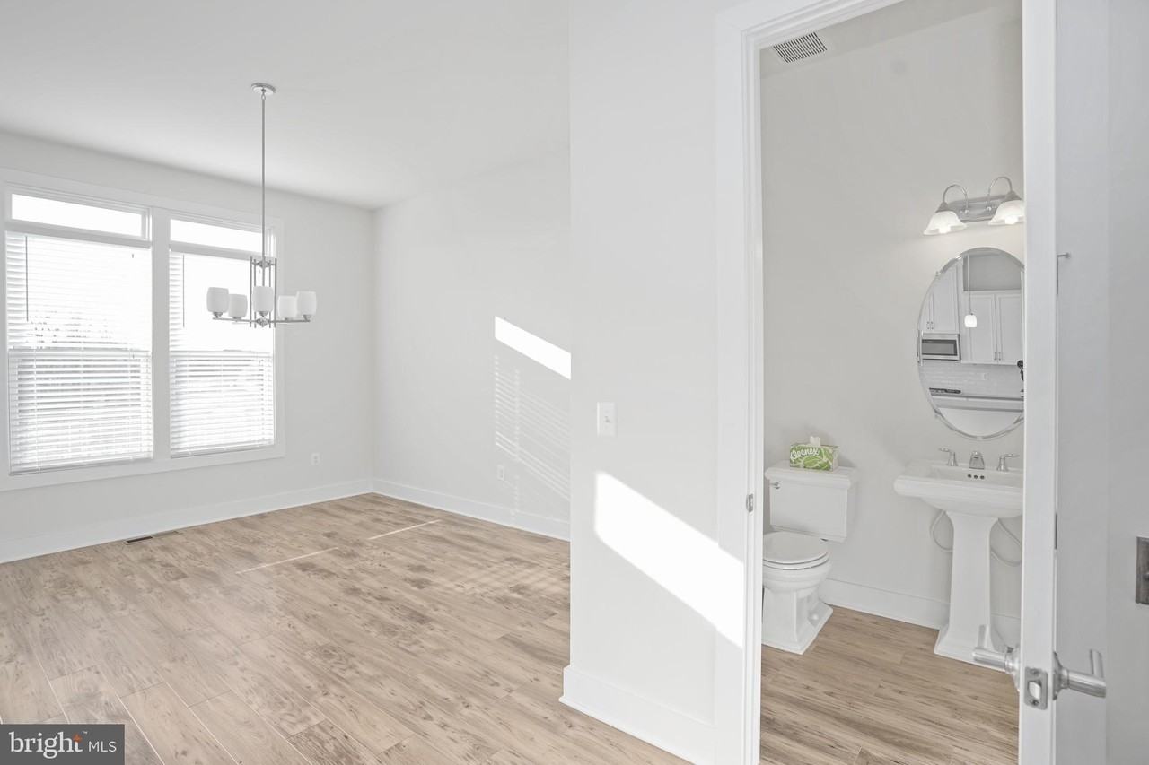 44734 Roosevelt Sq - Photo 7 of 50