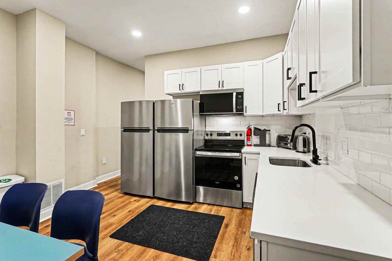 E North Ave - Photo 3 of 24