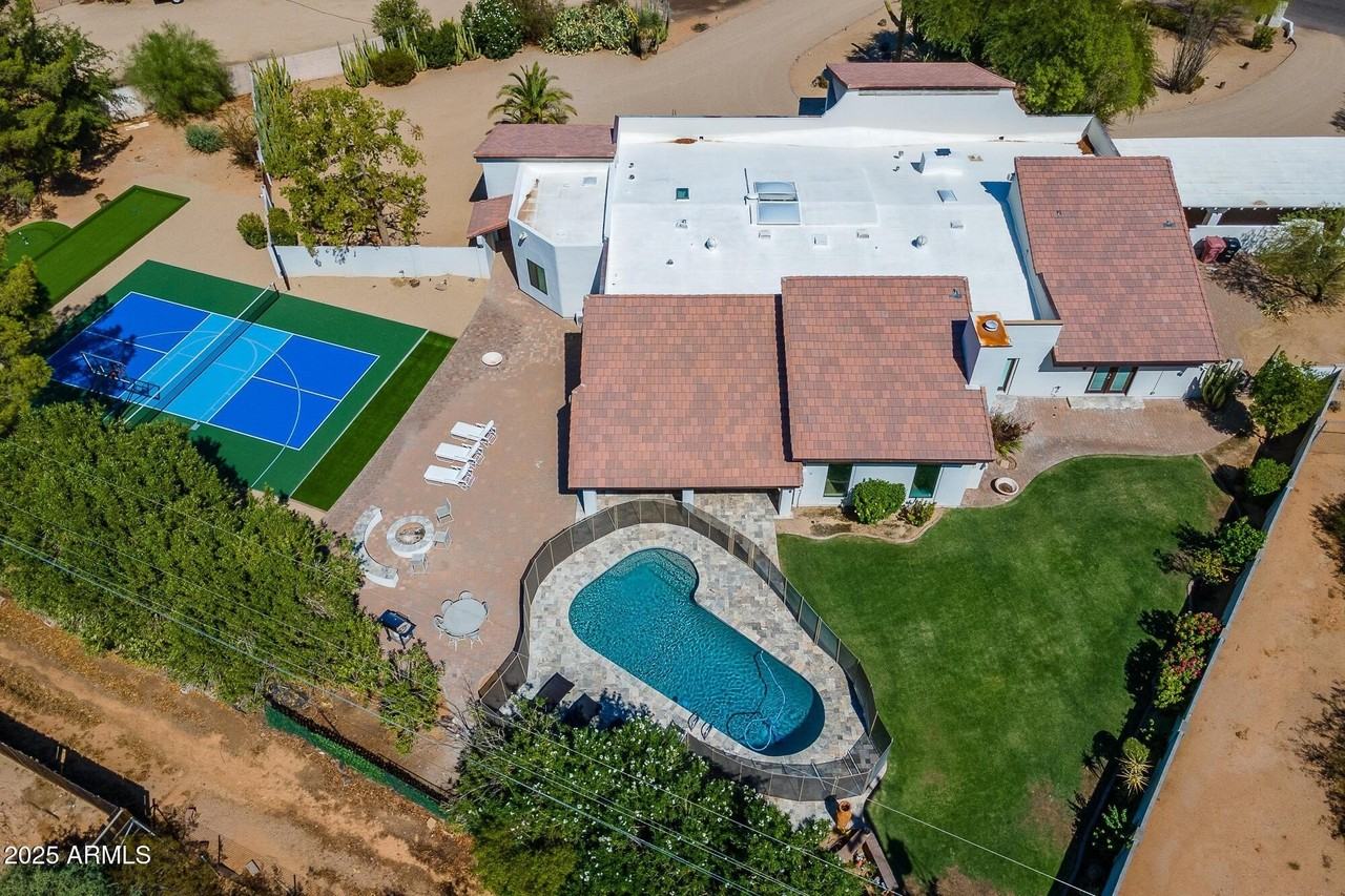 11212 N Sundown Dr - Photo 2 of 50