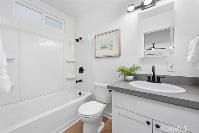 502 36th St #A - Photo 2 of 8