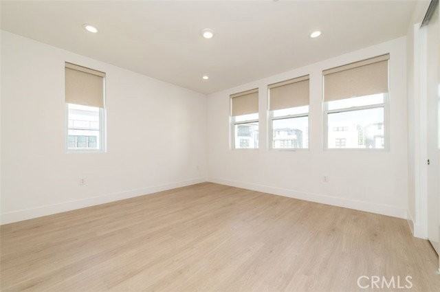 228 Stage - Photo 3 of 8