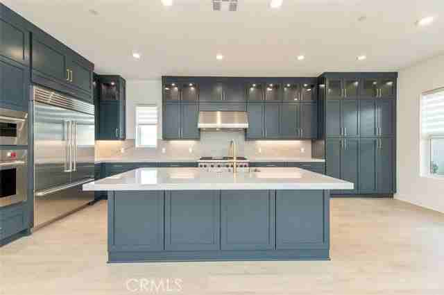 228 Stage - Photo 4 of 8